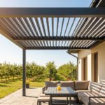 Od zadaszonego tarasu do całorocznego ogrodu zimowego – przewodnik krok po kroku dla inwestorów